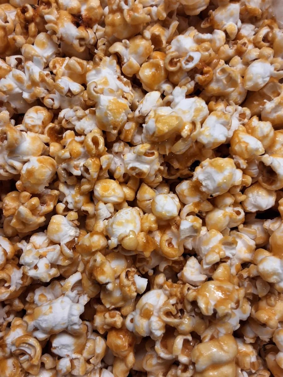 Vanilla Bean Caramel Popcorn (2 lb Bag)